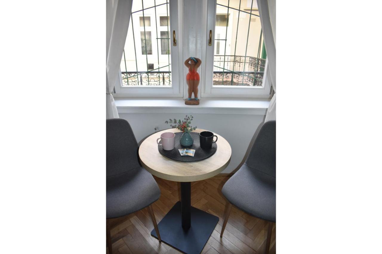 Lovely Downtown Home In Budapest Extérieur photo