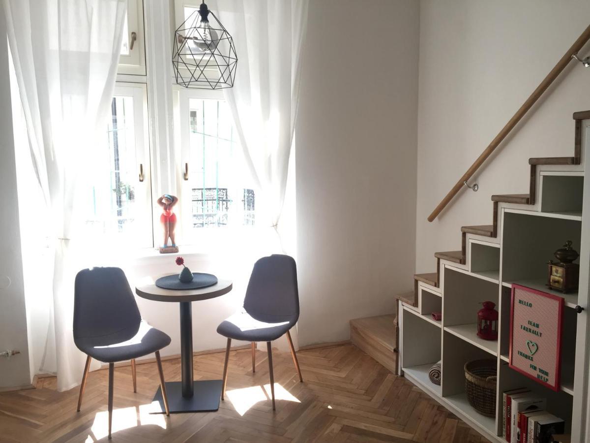 Lovely Downtown Home In Budapest Extérieur photo
