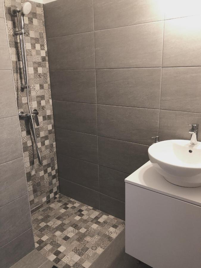 Lovely Downtown Home In Budapest Extérieur photo