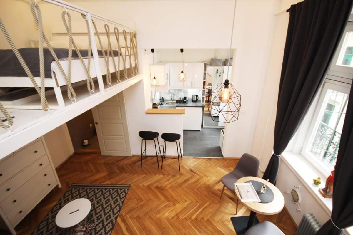 Lovely Downtown Home In Budapest Extérieur photo